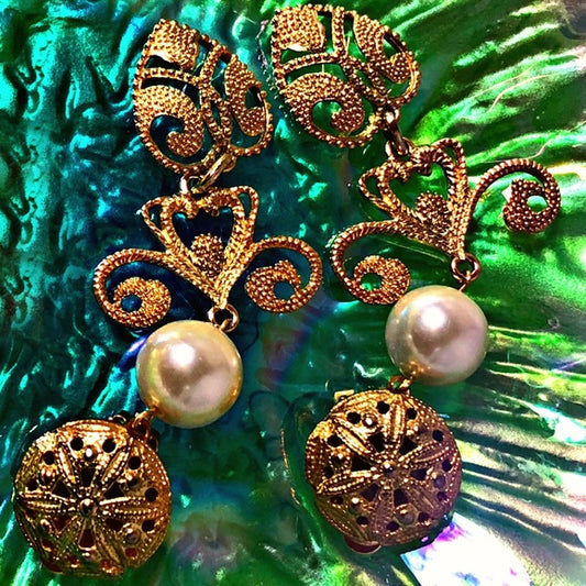 Vintage Les Bernard Gold Chandelier Drop Earrings