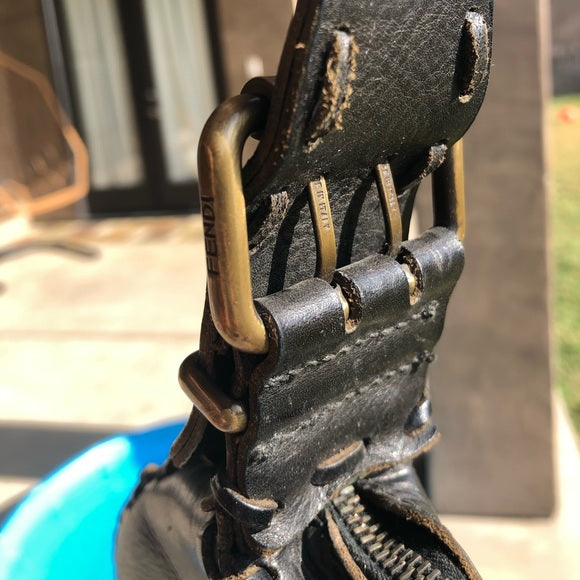 Vintage Fendi By Tom Ford Rubway Oyster Leather And Embossed Metal Design Shoulder Bag